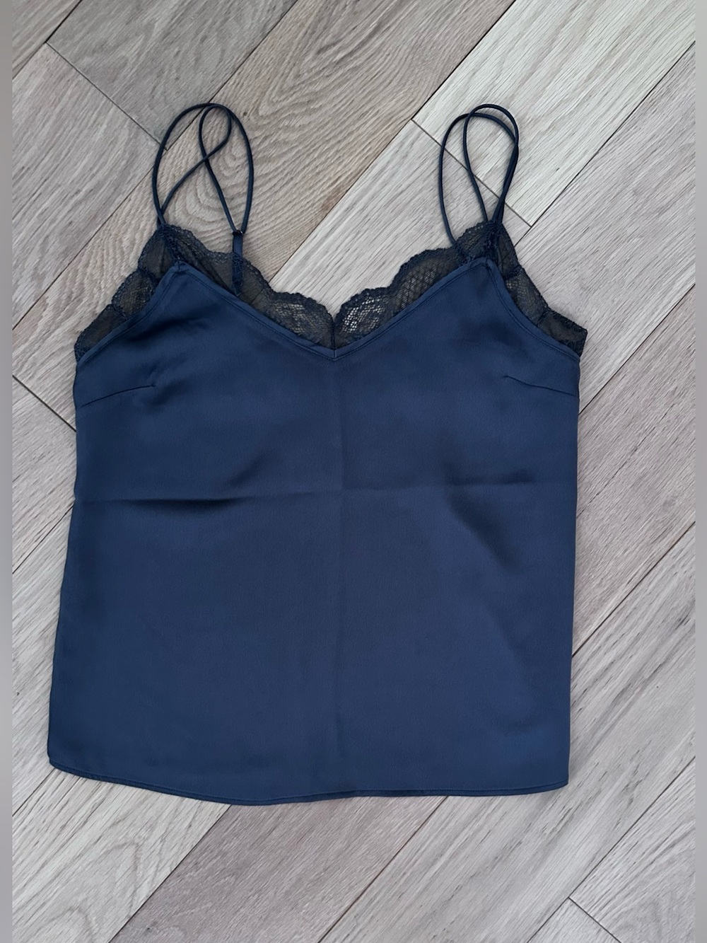 Abercrombie nwot silky lace cami xs